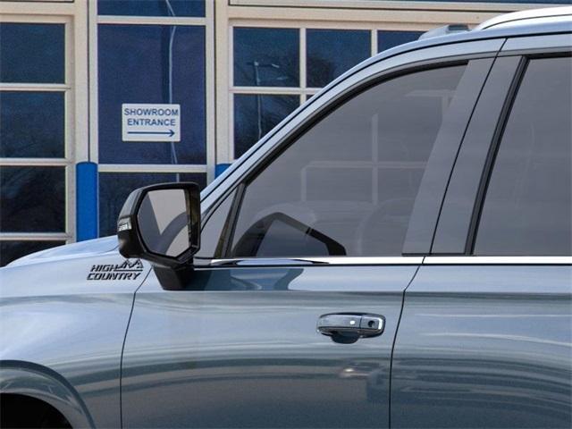 2025 Chevrolet Tahoe Vehicle Photo in ENGLEWOOD, CO 80113-6708