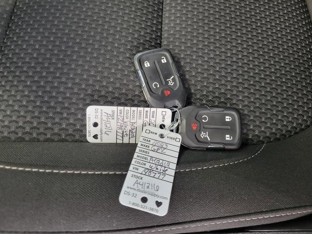 2023 GMC Acadia Vehicle Photo in NEENAH, WI 54956-2243