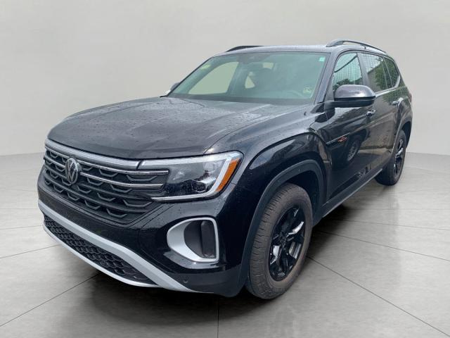 2024 Volkswagen Atlas Vehicle Photo in APPLETON, WI 54914-4656