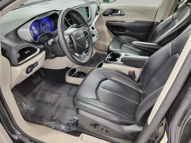 2023 Chrysler Pacifica Vehicle Photo in Neenah, WI 54956
