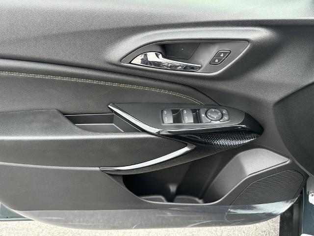 2025 Chevrolet Trax Vehicle Photo in GARDNER, MA 01440-3110