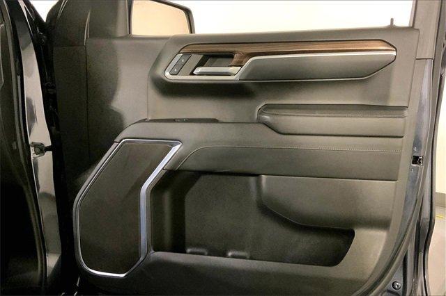 2024 Chevrolet Silverado 1500 Vehicle Photo in KANSAS CITY, MO 64114-4502