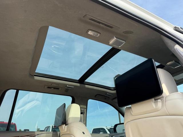 2023 Cadillac Escalade ESV Vehicle Photo in COLUMBIA, MO 65203-3903