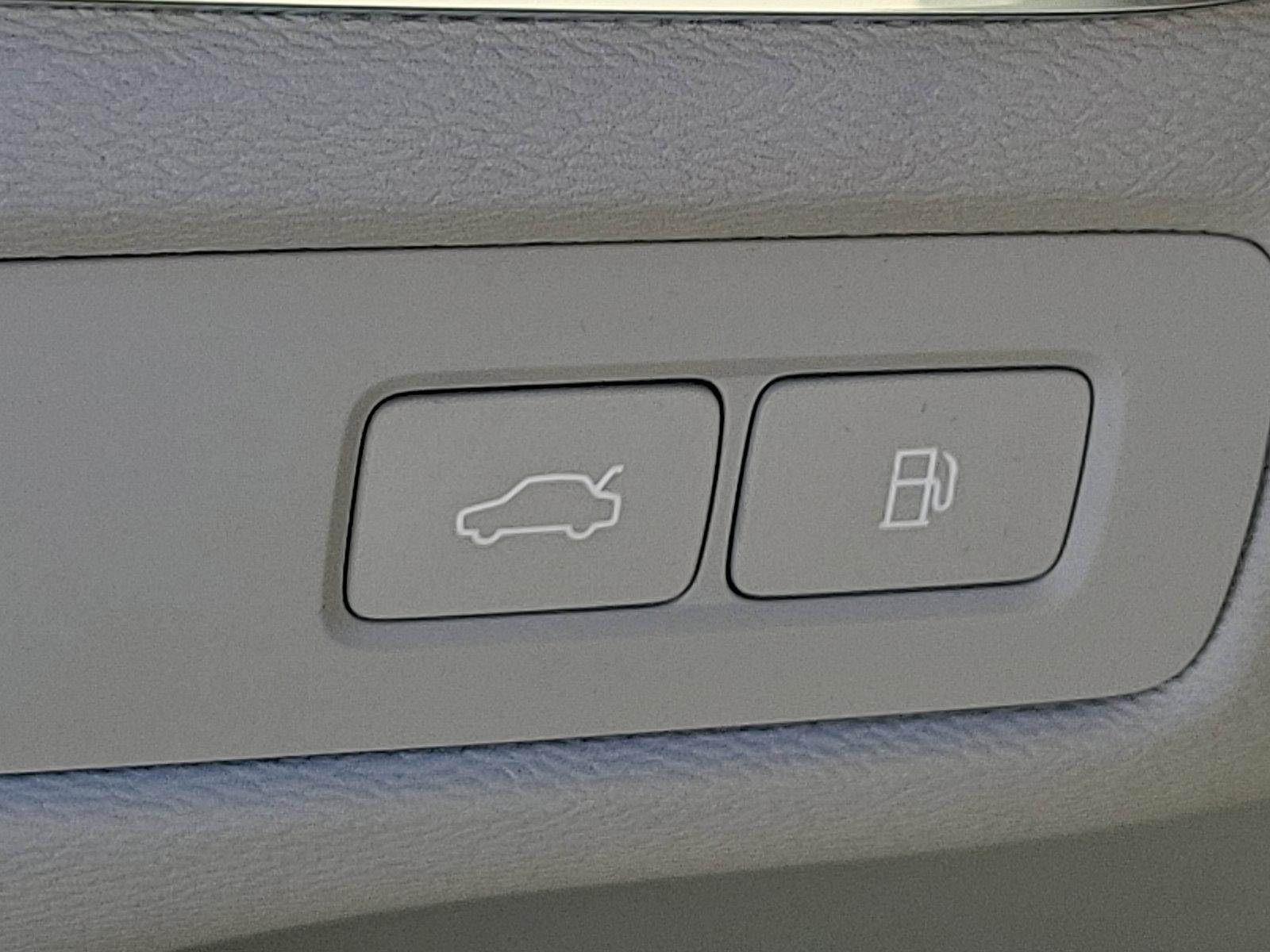 2025 Volvo XC60 Plug-In Hybrid Vehicle Photo in Trevose, PA 19053