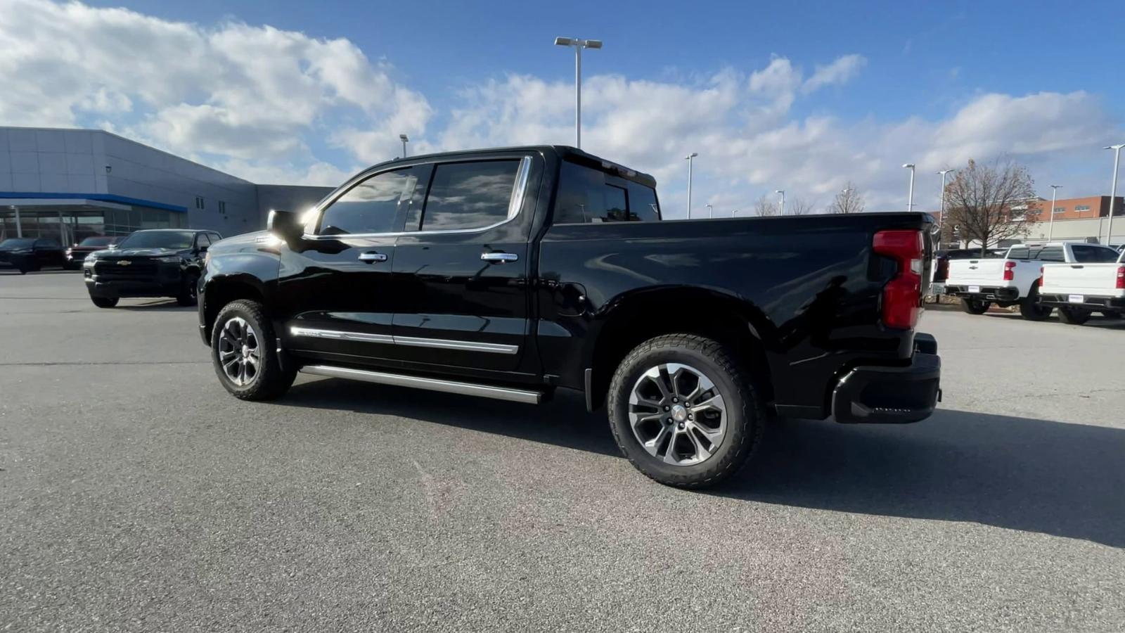 2025 Chevrolet Silverado 1500 Vehicle Photo in BENTONVILLE, AR 72712-4322