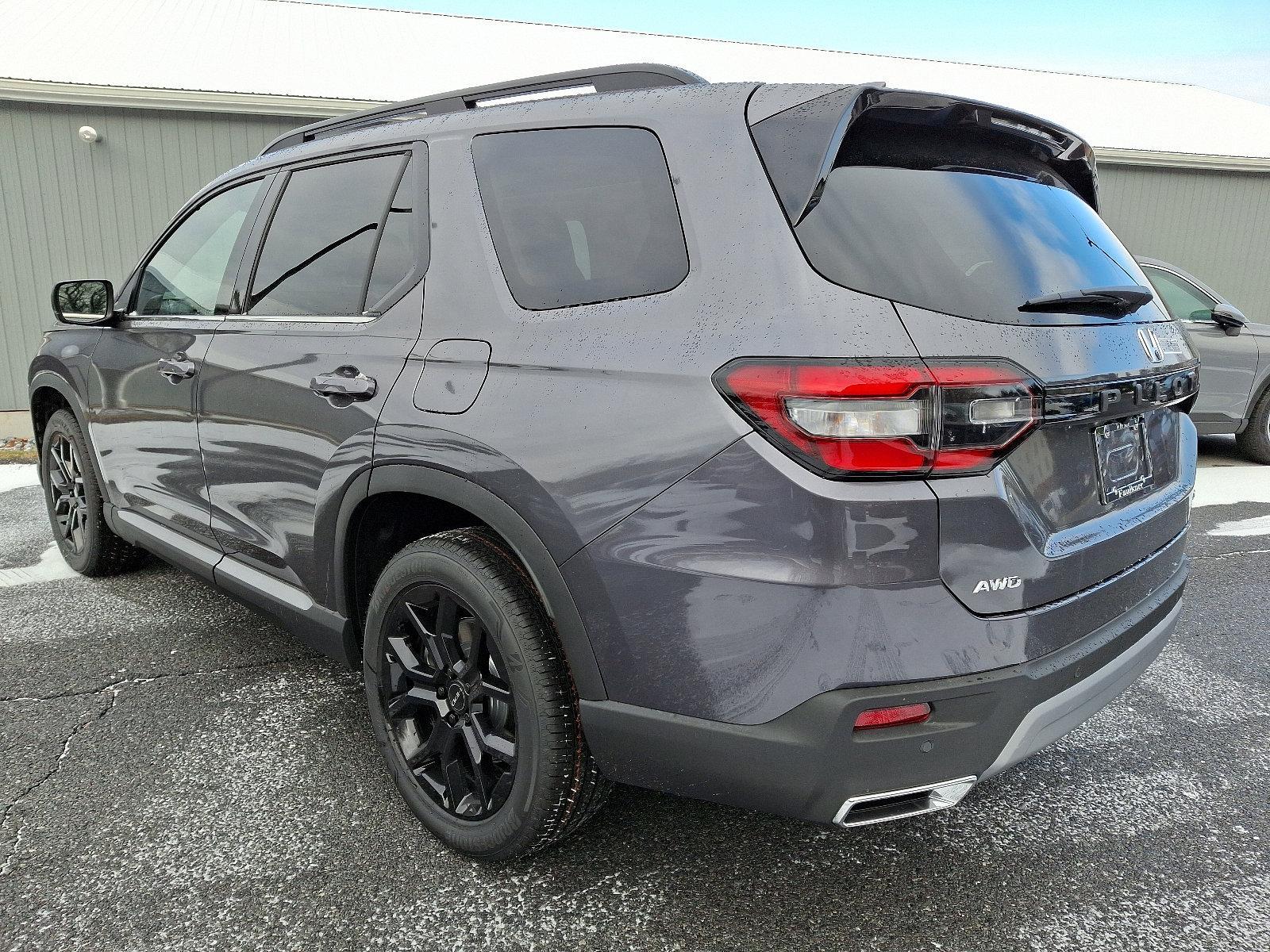2025 Honda Pilot Vehicle Photo in Harrisburg, PA 17111