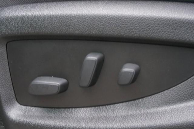 2023 Chevrolet Silverado Chassis Cab Vehicle Photo in VENTURA, CA 93003-8585