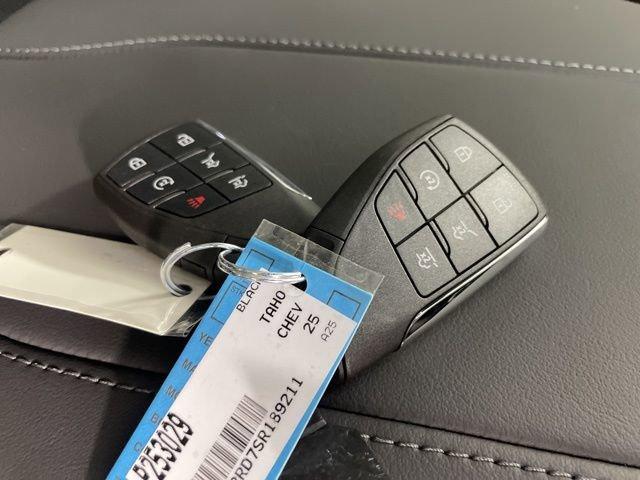 2025 Chevrolet Tahoe Vehicle Photo in PHOENIX, AZ 85014-3381