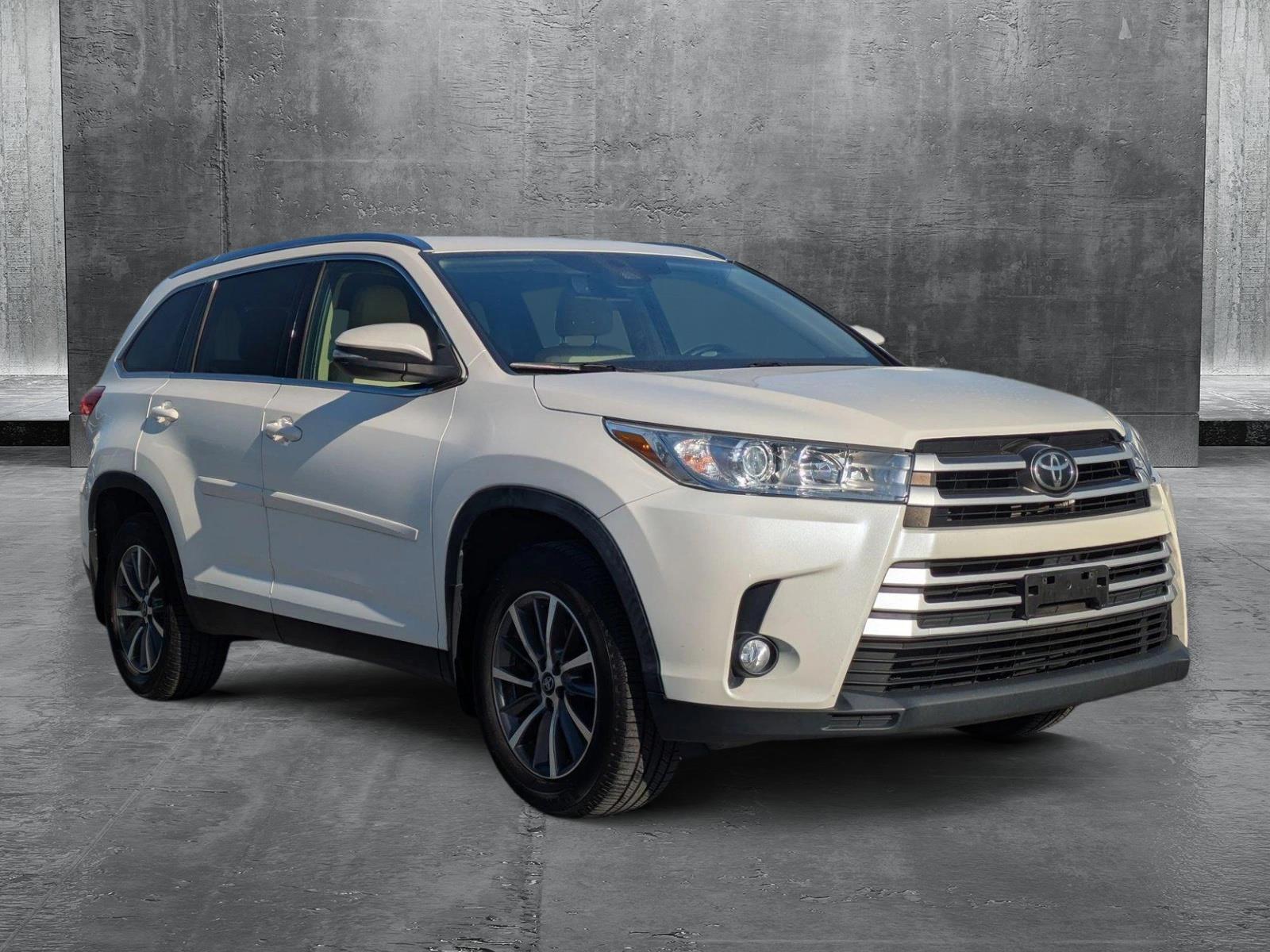 2019 Toyota Highlander Vehicle Photo in LAUREL, MD 20707-4697