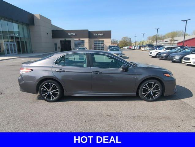 2018 Toyota Camry Vehicle Photo in Merrillville, IN 46410