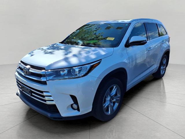 2017 Toyota Highlander Vehicle Photo in Oshkosh, WI 54904