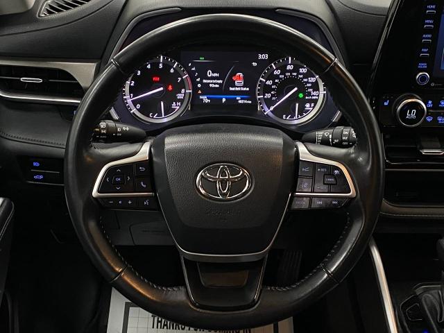 2022 Toyota Highlander Vehicle Photo in Appleton, WI 54913