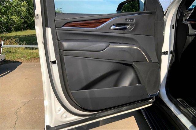 2022 Cadillac Escalade ESV Vehicle Photo in KANSAS CITY, MO 64114-4545
