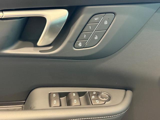 2025 Buick Enclave Vehicle Photo in COLUMBIA, MO 65203-3903