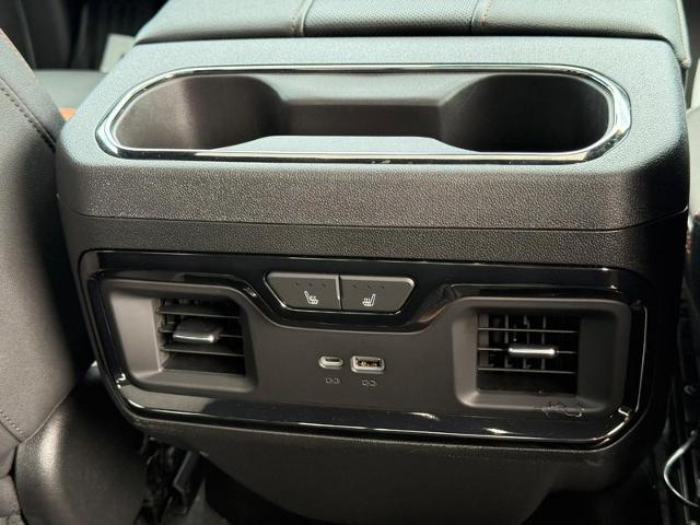 2023 GMC Sierra 1500 Vehicle Photo in COLUMBIA, MO 65203-3903