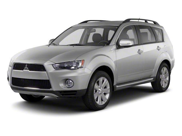 2011 Mitsubishi Outlander Vehicle Photo in MOON TOWNSHIP, PA 15108-2571