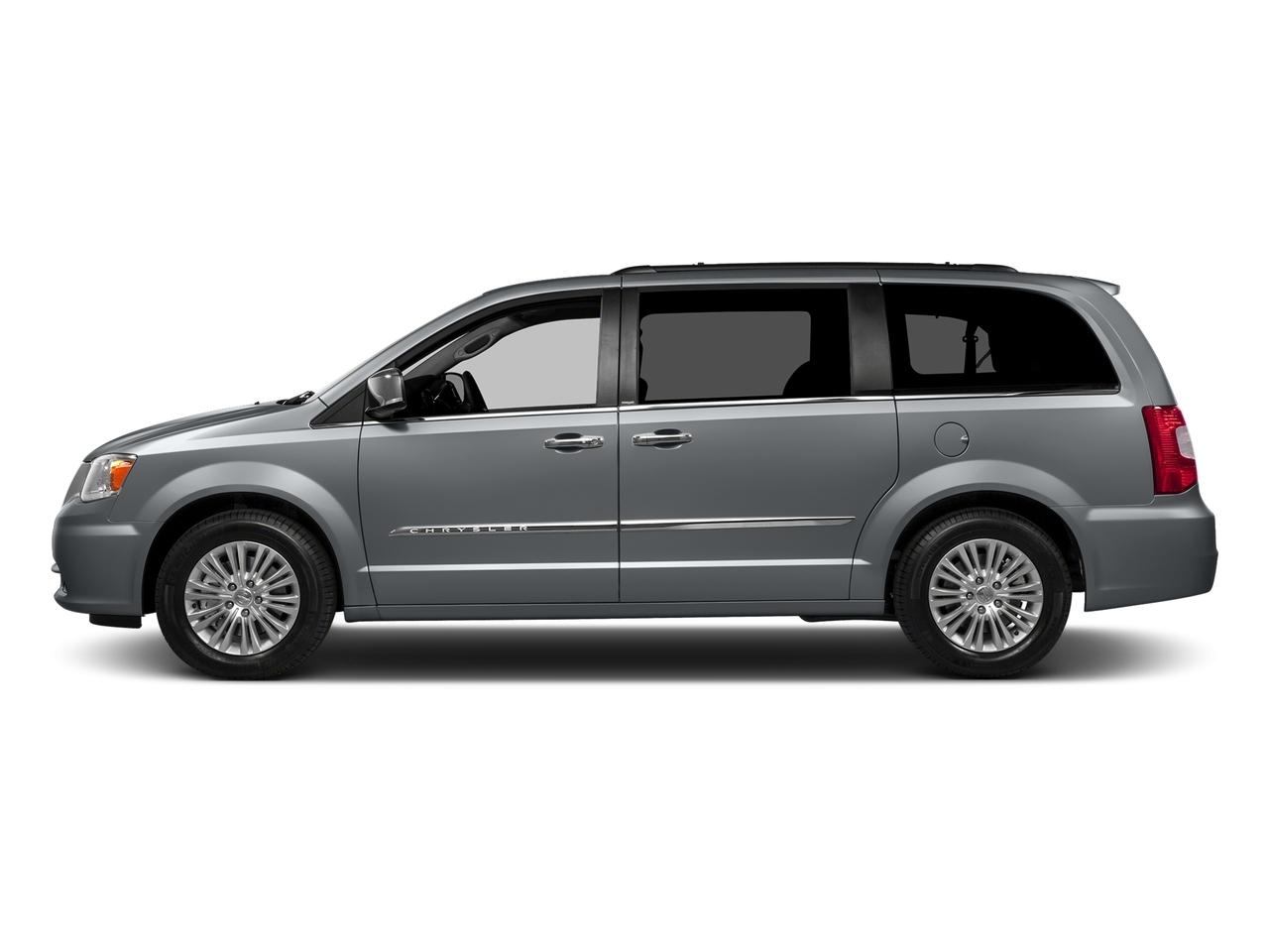 2016 Chrysler Town & Country Vehicle Photo in Oshkosh, WI 54901