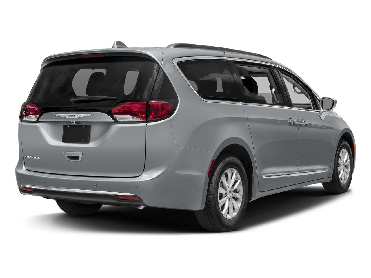 2017 Chrysler Pacifica Vehicle Photo in Lees Summit, MO 64086