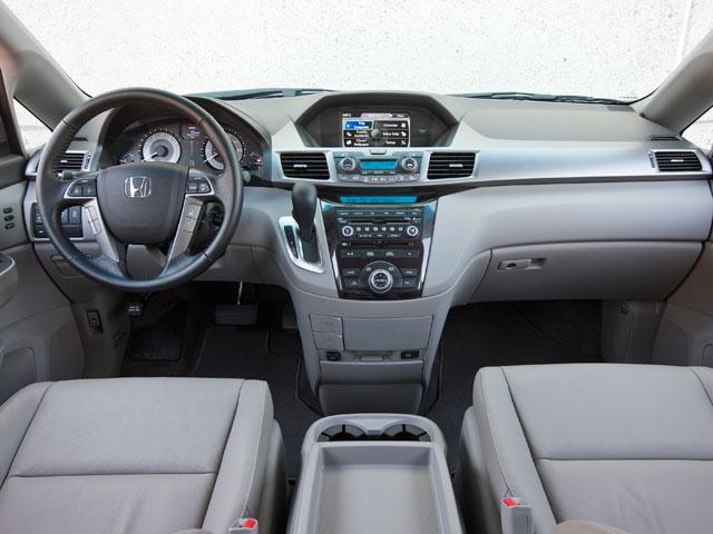 2011 Honda Odyssey Vehicle Photo in ENGLEWOOD, CO 80113-6708