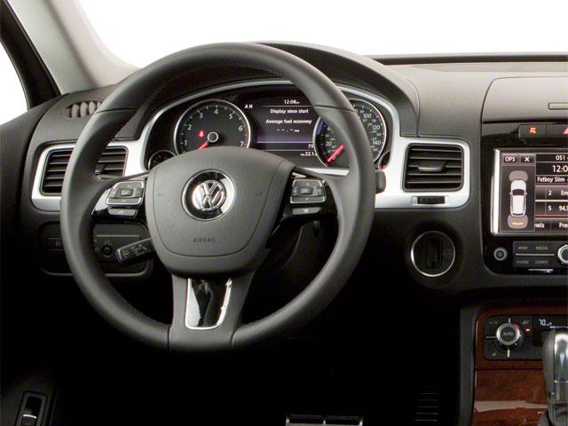 2011 Volkswagen Touareg Vehicle Photo in Willow Grove, PA 19090
