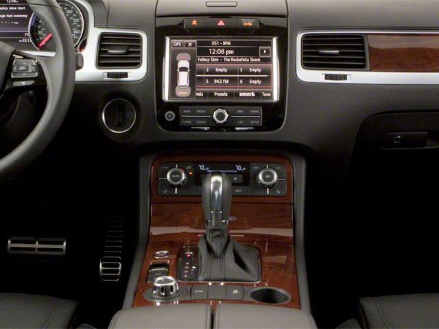 2011 Volkswagen Touareg Vehicle Photo in Willow Grove, PA 19090