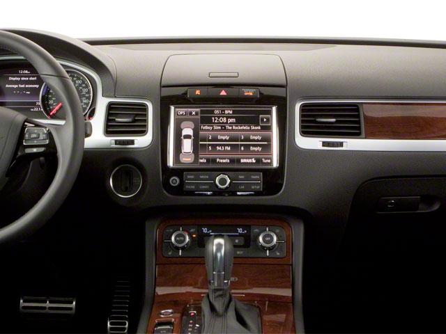 2011 Volkswagen Touareg Vehicle Photo in Willow Grove, PA 19090