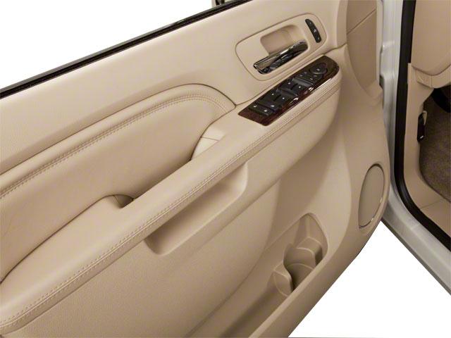 2012 Cadillac Escalade ESV Vehicle Photo in INDEPENDENCE, MO 64055-1377