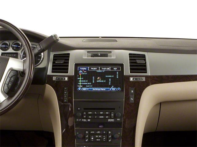 2012 Cadillac Escalade ESV Vehicle Photo in INDEPENDENCE, MO 64055-1377