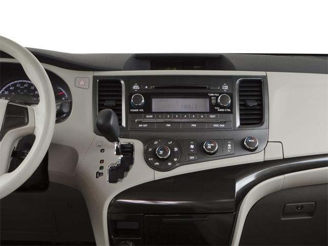 2013 Toyota Sienna XLE photo 20