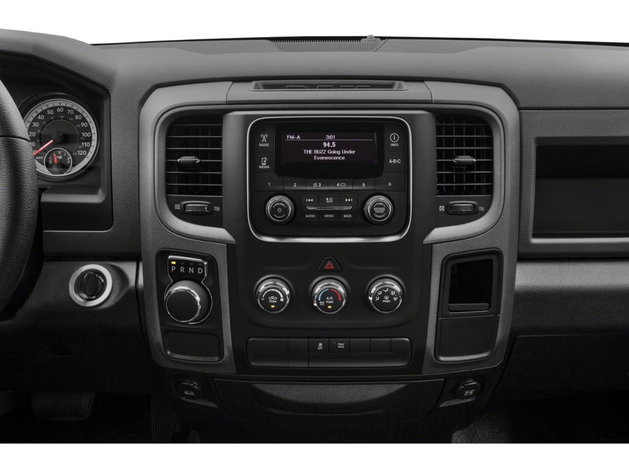 2015 Ram RAMT15 Vehicle Photo in VALENCIA, CA 91355-1705