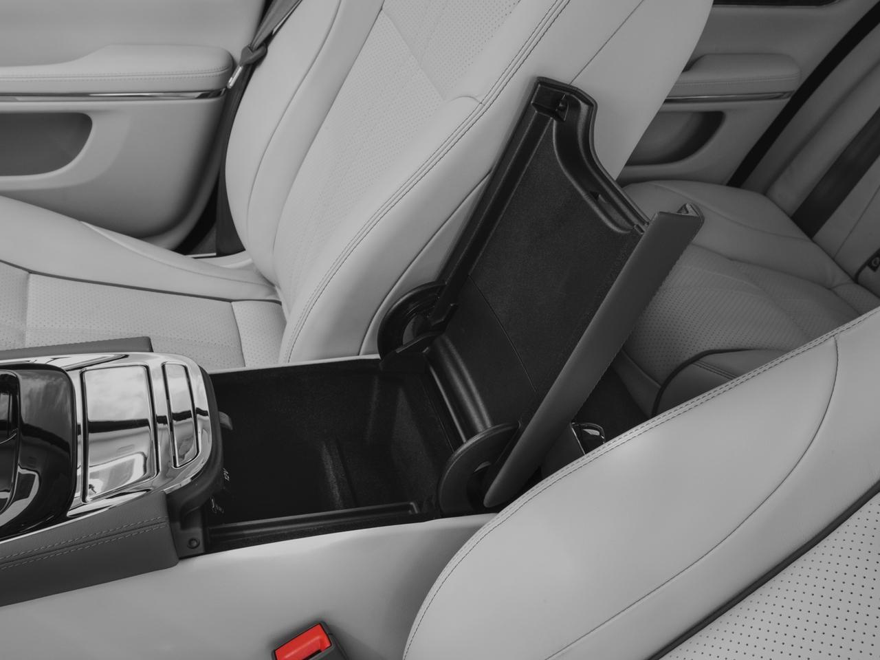 2017 Jaguar XJ Vehicle Photo in Louisville, KY 40505