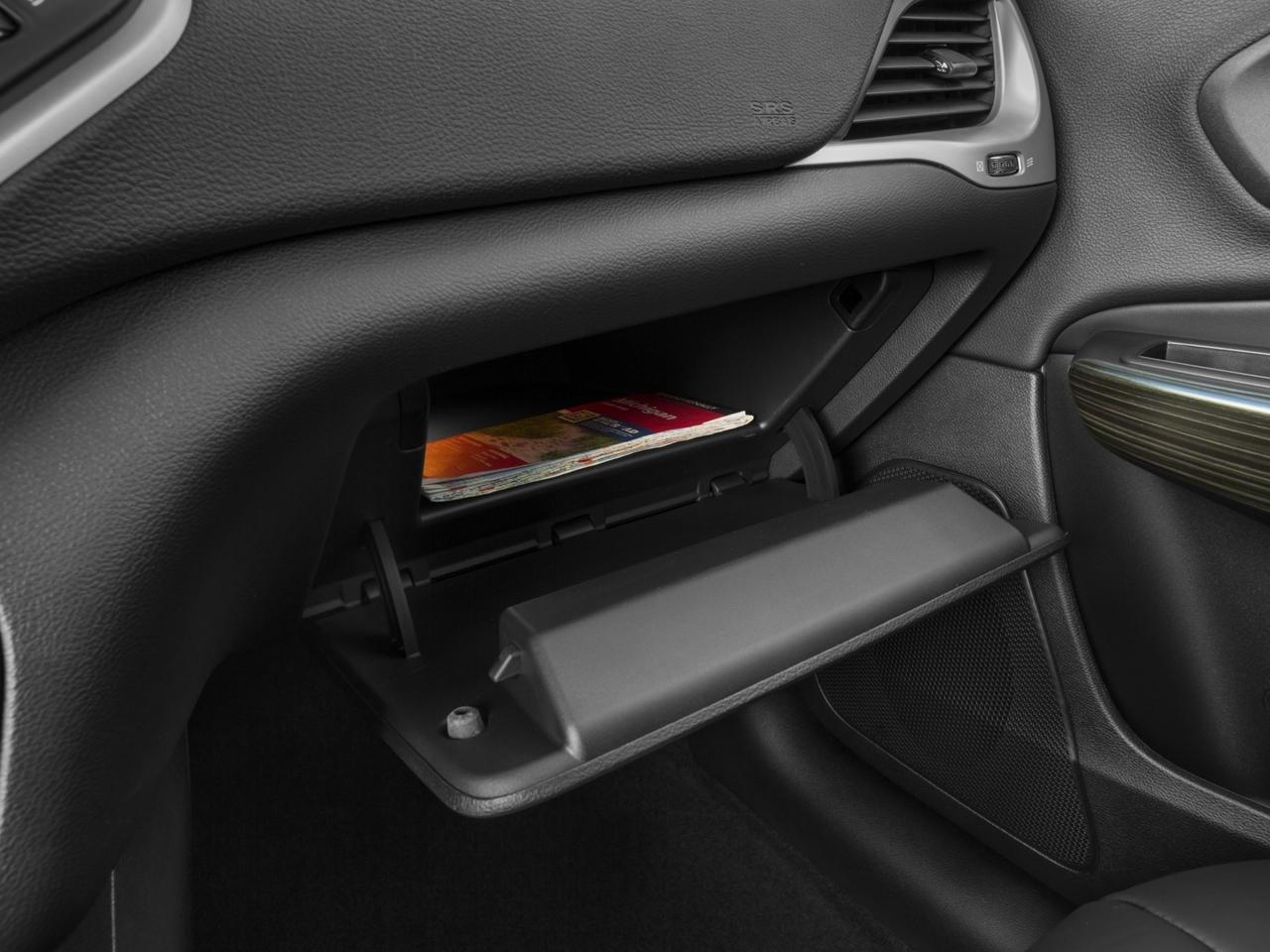 2017 Jeep Cherokee Vehicle Photo in PEMBROKE PINES, FL 33024-6534