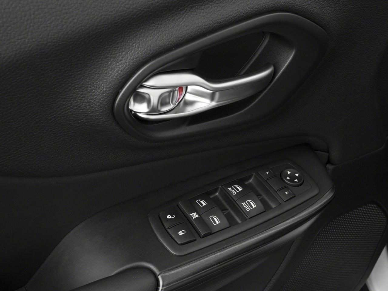 2017 Jeep Cherokee Vehicle Photo in PEMBROKE PINES, FL 33024-6534