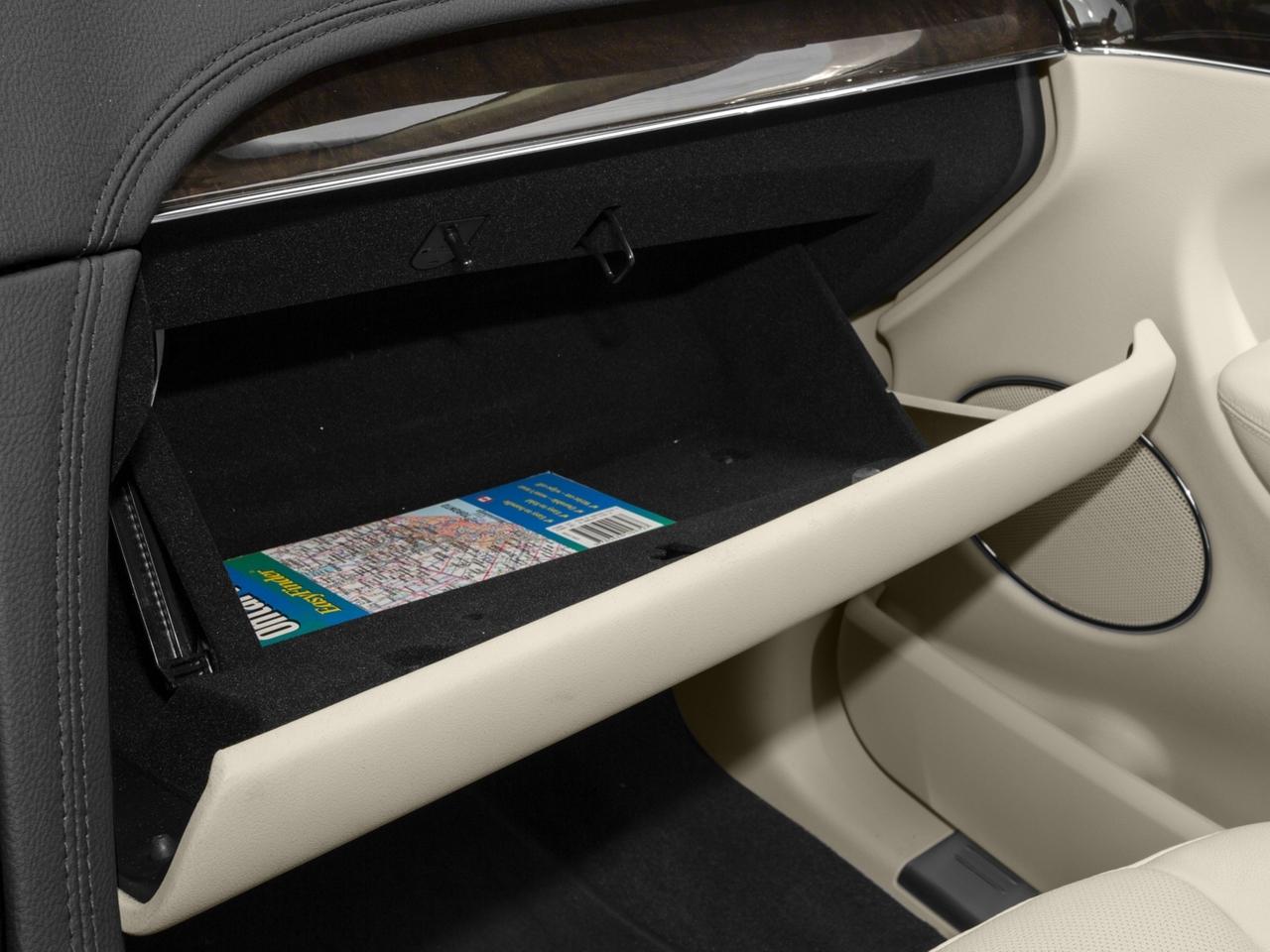 2017 Lincoln MKT Vehicle Photo in DENTON, TX 76210-9321