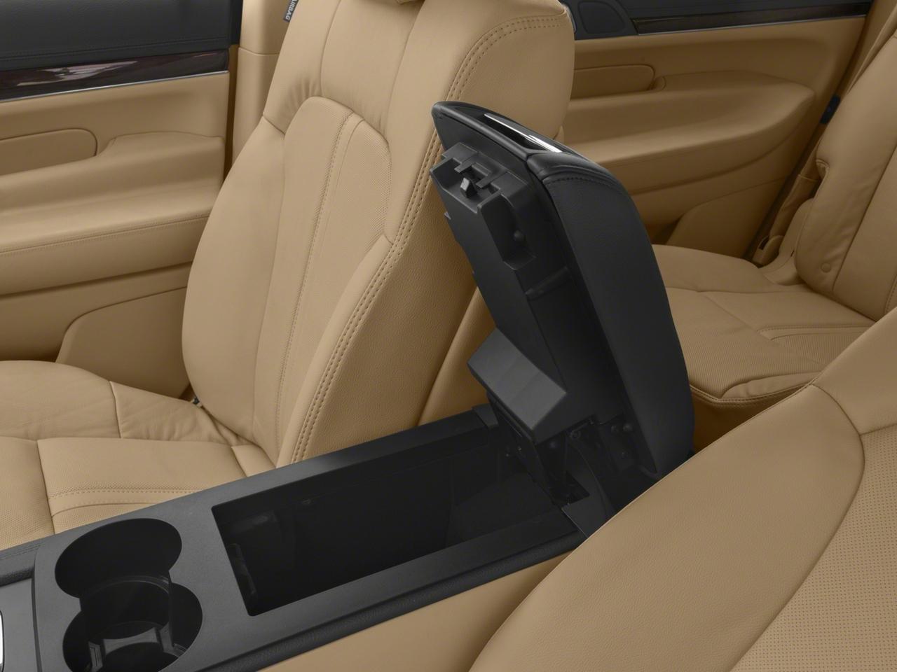 2017 Lincoln MKT Vehicle Photo in DENTON, TX 76210-9321