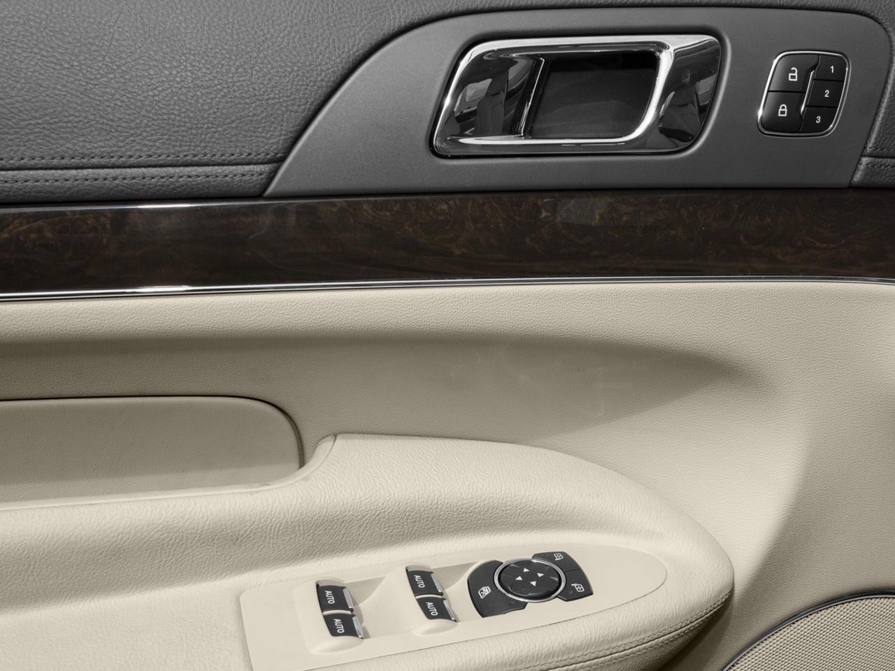 2017 Lincoln MKT Vehicle Photo in DENTON, TX 76210-9321