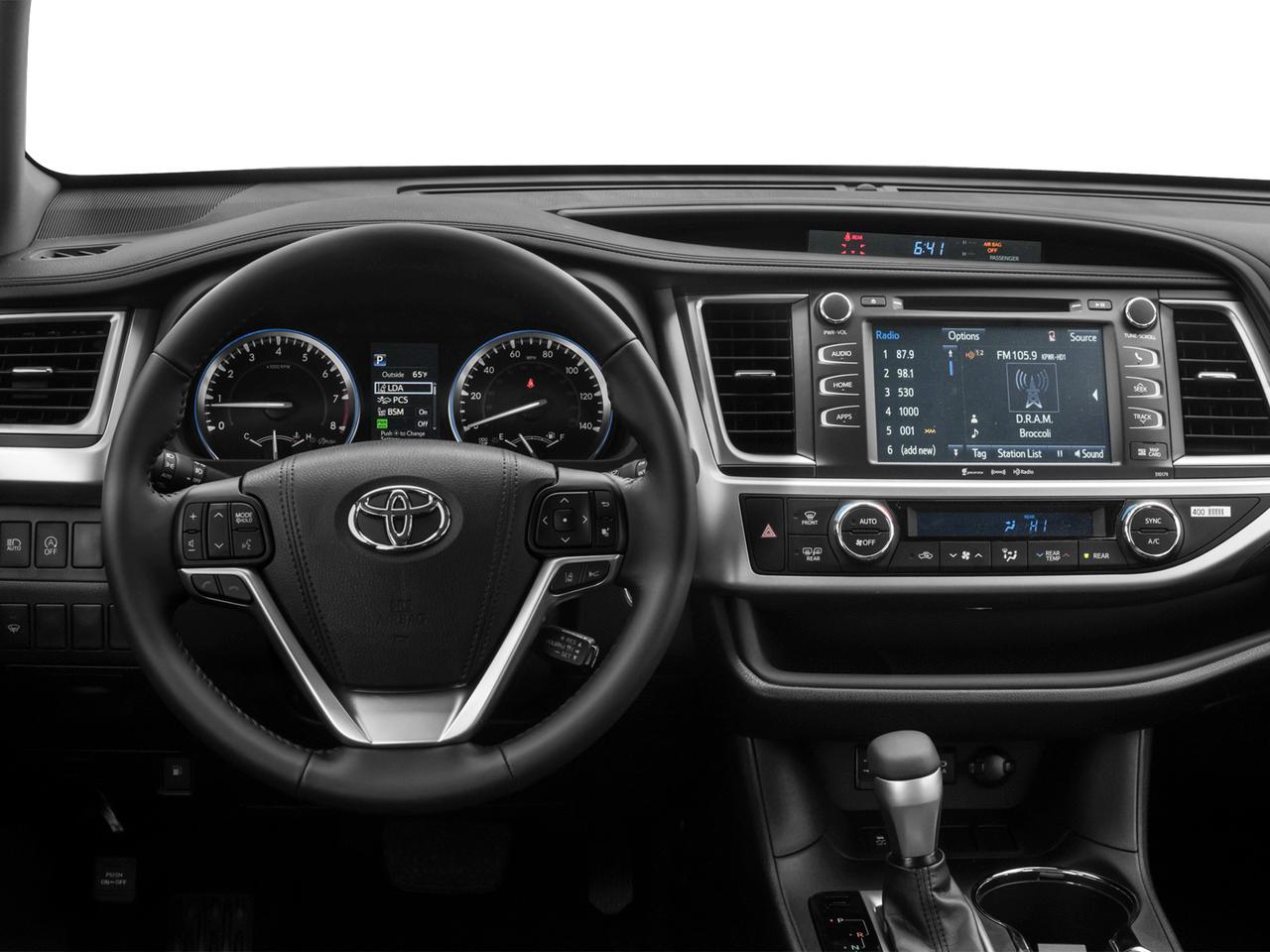 2017 Toyota Highlander Vehicle Photo in Neenah, WI 54956