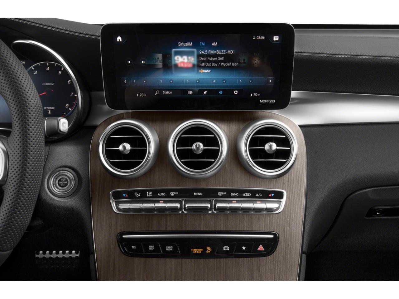 2022 Mercedes-Benz GLC Vehicle Photo in Valencia, CA 91355
