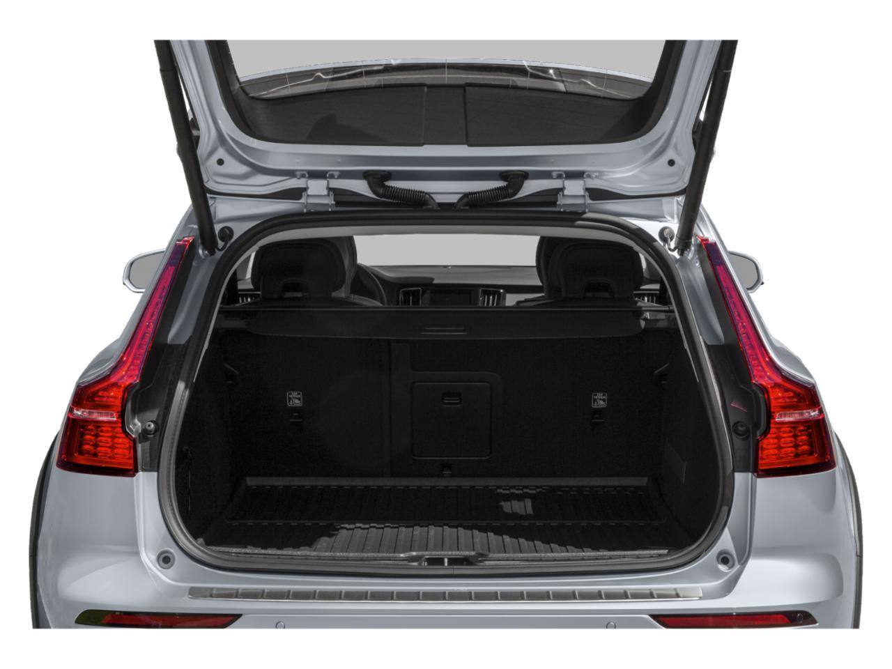 2022 Volvo V60 Cross Country Vehicle Photo in Appleton, WI 54913