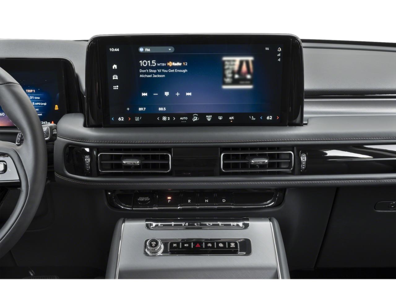 2025 Lincoln Aviator Vehicle Photo in Neenah, WI 54956