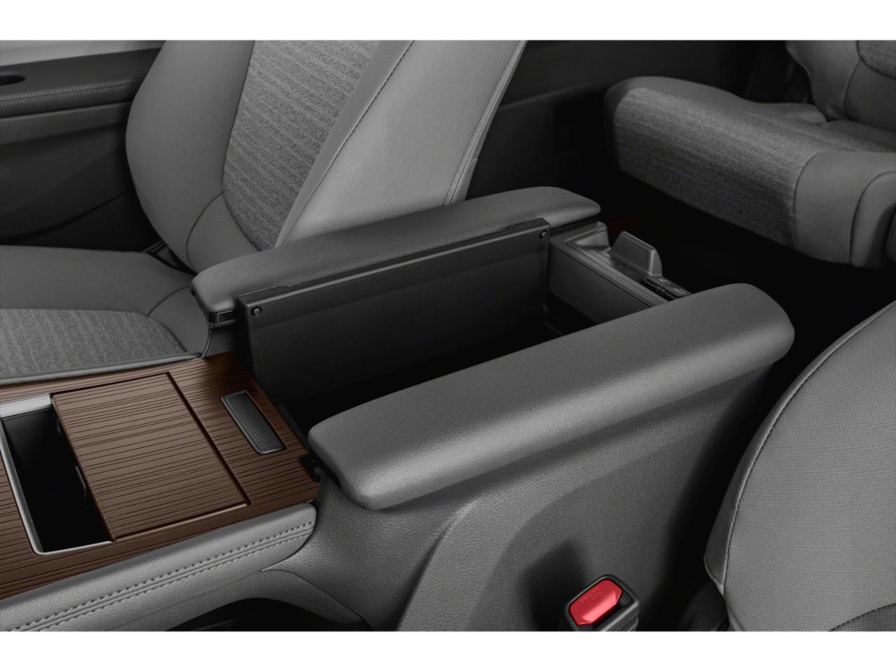 2025 Toyota Sienna Vehicle Photo in Oshkosh, WI 54904
