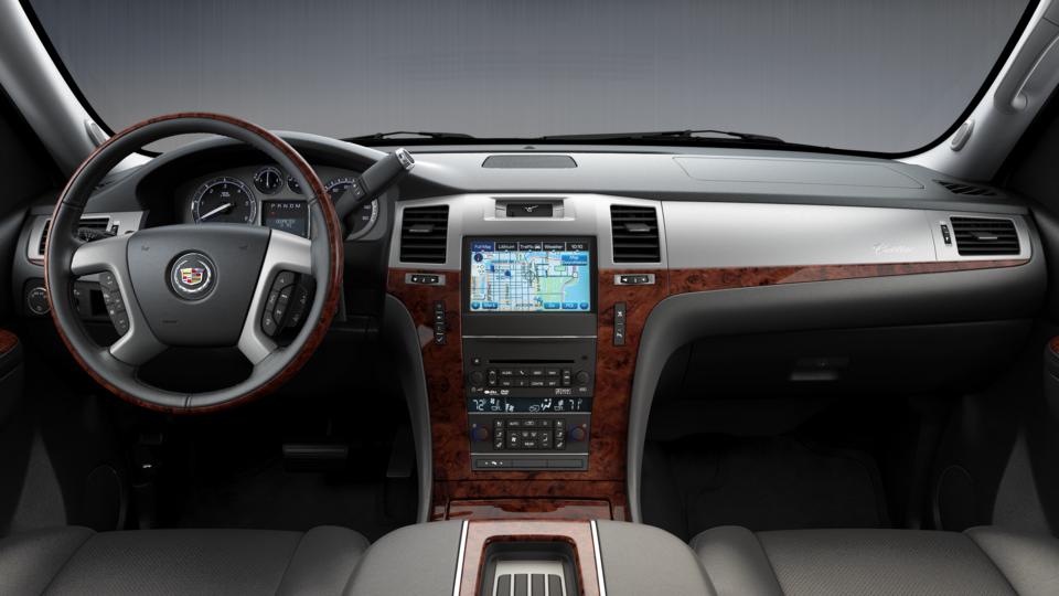 2012 Cadillac Escalade ESV Vehicle Photo in INDEPENDENCE, MO 64055-1377