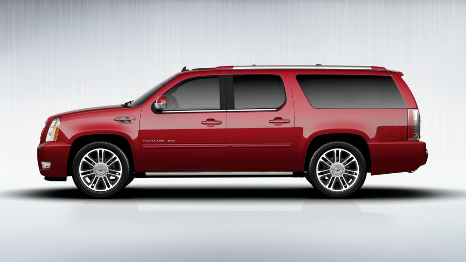 2013 Cadillac Escalade ESV Vehicle Photo in TIMONIUM, MD 21093-2300