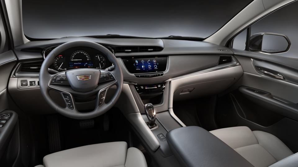 2017 Cadillac XT5 Vehicle Photo in GREEN BAY, WI 54303-3330