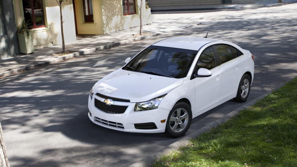 2013 Chevrolet Cruze Vehicle Photo in AURORA, IL 60503-9326