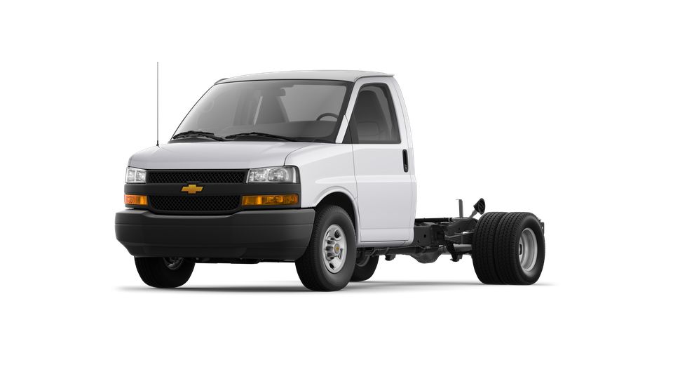 2024 Chevrolet Express Cutaway 3500 Vehicle Photo in GREENACRES, FL 33463-3207