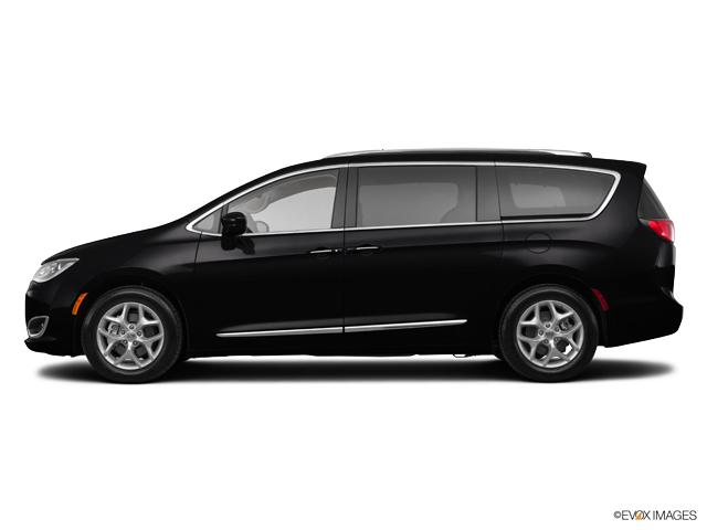 2019 Chrysler Pacifica Vehicle Photo in Lees Summit, MO 64086