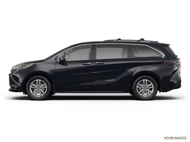 2022 Toyota Sienna Vehicle Photo in Trevose, PA 19053