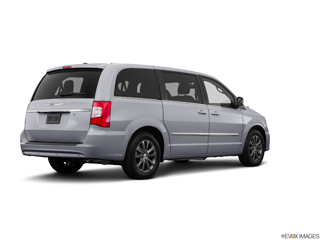 2016 Chrysler Town & Country Vehicle Photo in TOPEKA, KS 66609-0000