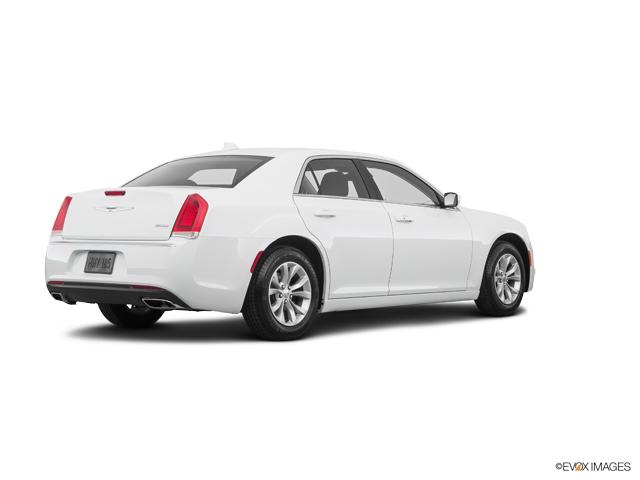 2022 Chrysler 300 Vehicle Photo in Kansas City, MO 64114